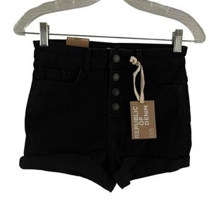 NWT Short Woman Shorts Size 34